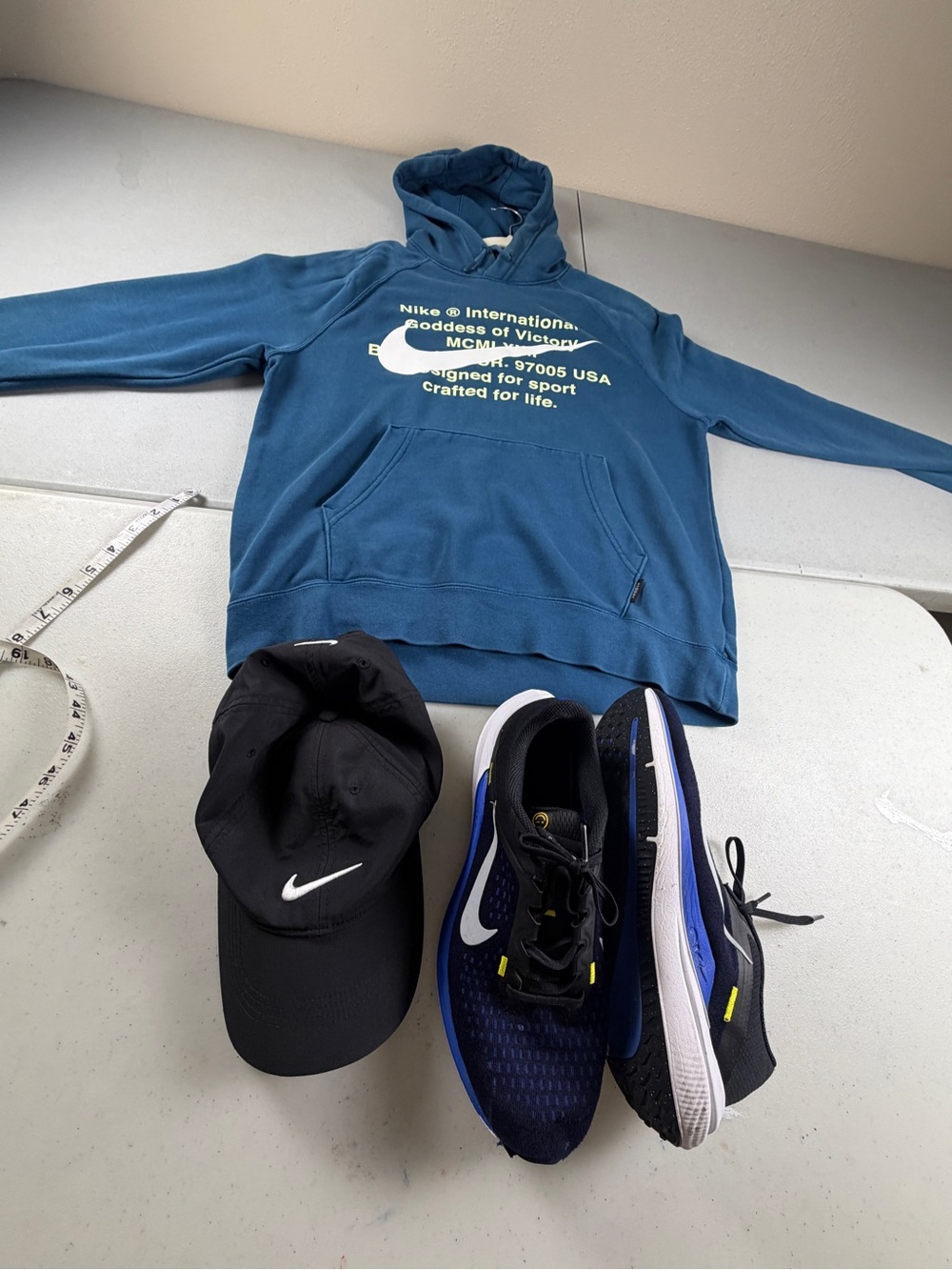 Nike Men hoodie  + shoe + hat size L AND 8.5 3 piece set